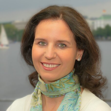 Marina Tcharnetsky Marina Tcharnetsky ist Teil unseres Expertenbeirates KI.
